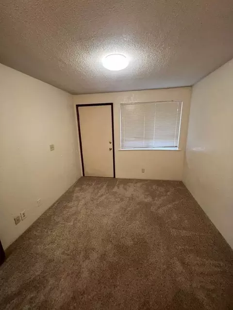 1360 Alder St, Eugene, OR 97401 photo 7