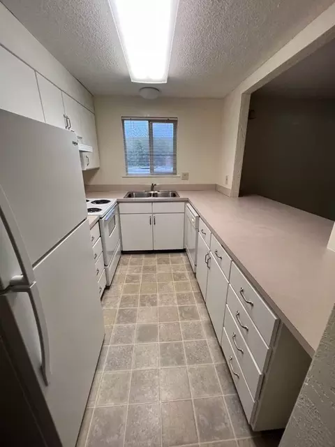1360 Alder St, Eugene, OR 97401 photo 5