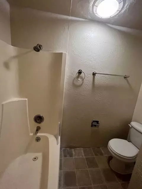 1360 Alder St, Eugene, OR 97401 photo 12