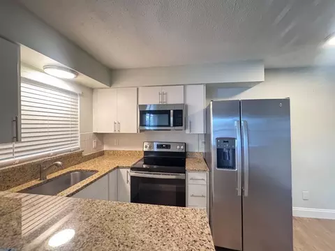 1060 Indian Beach Dr, Sarasota, FL 34234