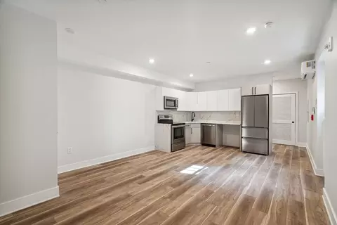 862 N 41st St, Philadelphia, PA 19104