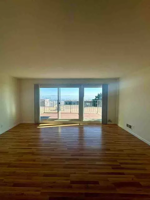 88 Crestline Dr, San Francisco, CA 94131