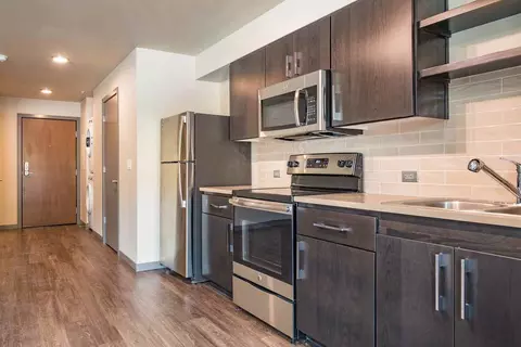 5885 S Macadam Ave, Portland, OR 97239