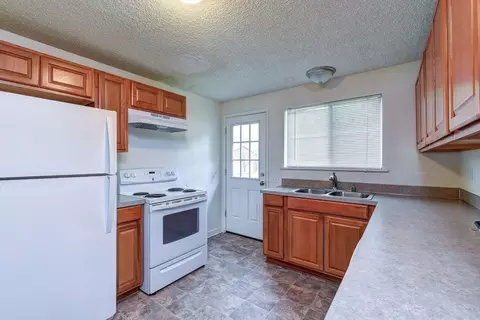 15829 Manor Way, Lynnwood, WA 98087