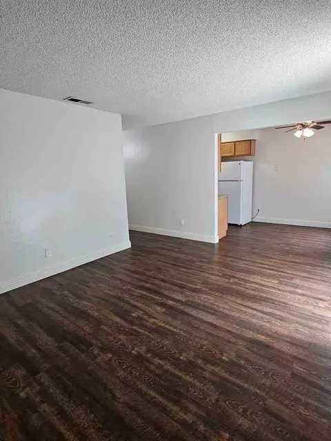 4918 N 9th St, Fresno, CA 93726