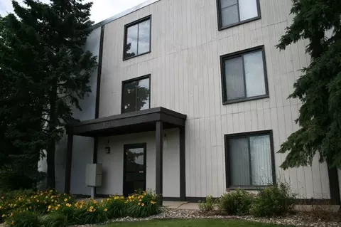 7475 123rd St W, Apple Valley, MN 55124