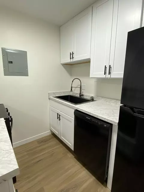 2524 Highway 100 S, Saint Louis Park, MN 55416