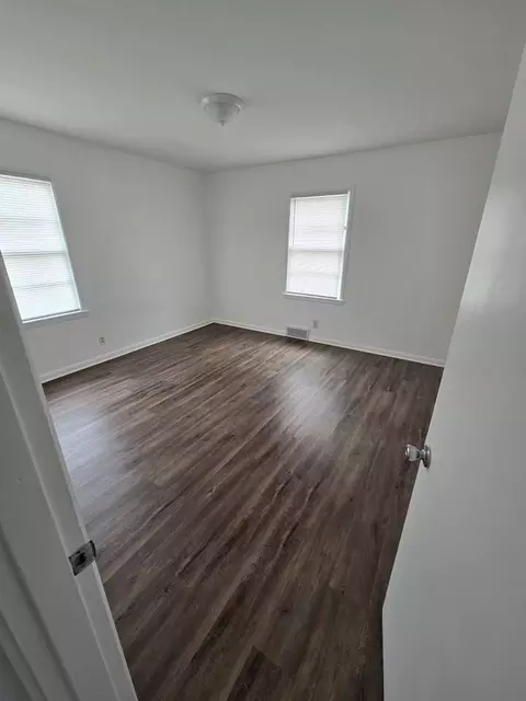 2300 Terrier Ct, Louisville, KY 40218