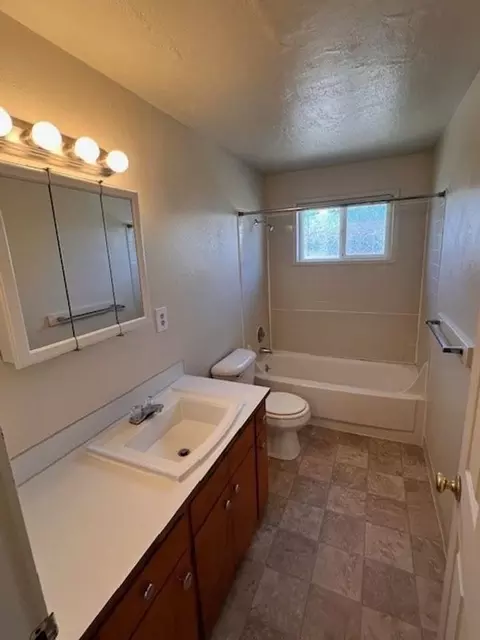 1865 1849 1865 Ferry Alley 1850 Ferry St, Eugene, OR 97401 photo 23