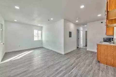339 N 10th St, Las Vegas, NV 89101