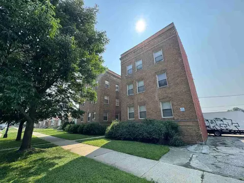 10212 S King Dr, Chicago, IL 60628