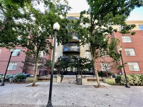 920 NW Kearney St, Portland, OR 97209