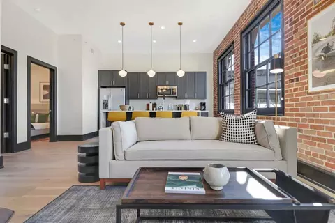 1148 S Peters St, New Orleans, LA 70130