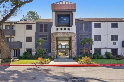 6425 Westheimer Rd, Houston, TX 77057