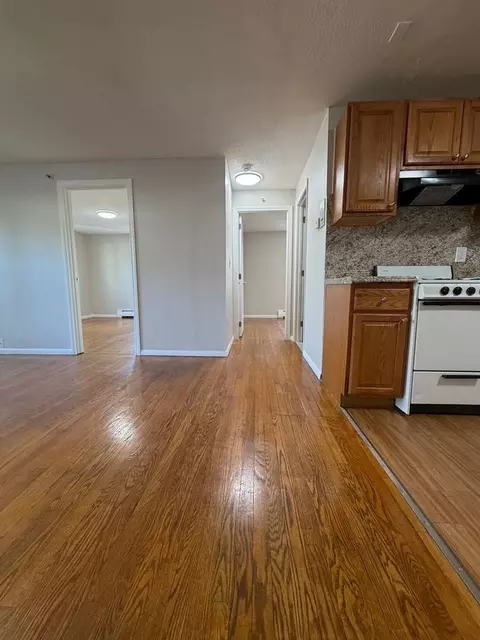 18 Belmont St, Lowell, MA 01851