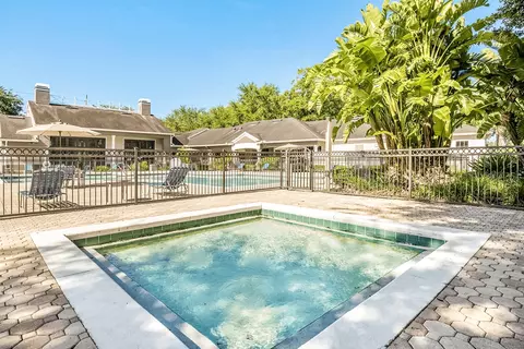 105 Westchester Oak Ln, Brandon, FL 33510 photo 11