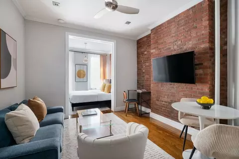 200 E 11th St, New York, NY 10003
