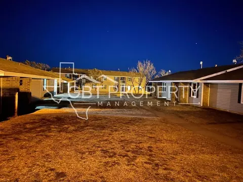 1100 S Main St, Shamrock, TX 79079