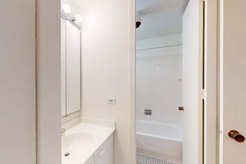 5035 S East End Ave, Chicago, IL 60615 photo 2