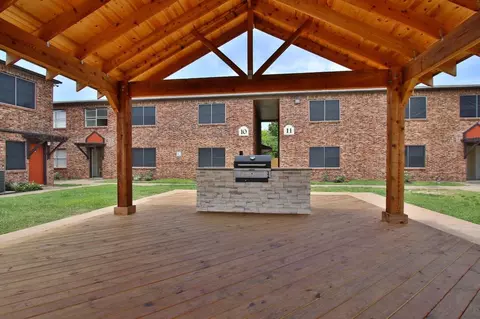 1225 10th St N, Texas City, TX 77590