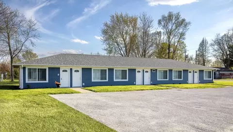 2006 Alpha Dr, Danville, IL 61832