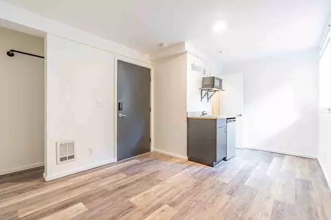 116 13th Ave E, Seattle, WA 98102
