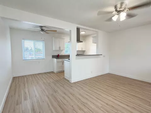 122 E 55th St, Long Beach, CA 90805