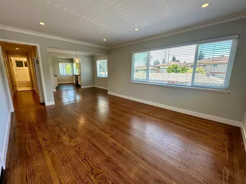 950 Crane St, Menlo Park, CA 94025