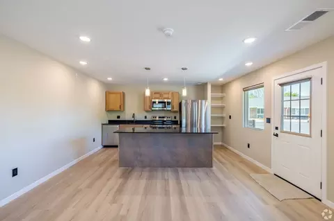 1800 Indian Hills Dr, Sioux City, IA 51104