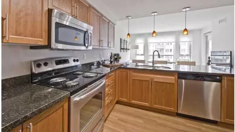 2630 77th Ave SE, Mercer Island, WA 98040