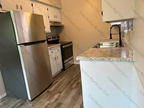 1015 Summit Ave, Waukesha, WI 53188