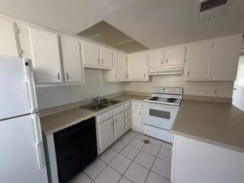 3205 Earll Dr, Phoenix, AZ 85018