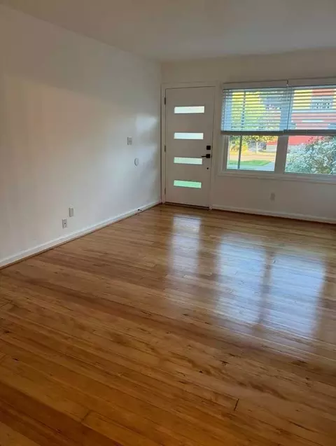 2400 N Killingsworth St, Portland, OR 97217