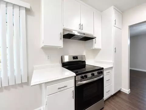 6170 Reseda Blvd, Los Angeles, CA 91335