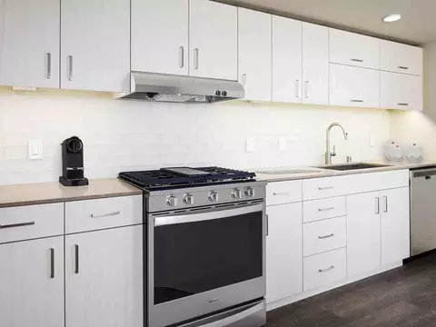 210 Wall St, Seattle, WA 98121 photo 18