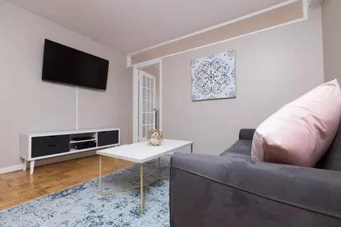 240 E 81st St, New York, NY 10028