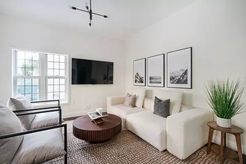 10 5th Ave, New York, NY 10011