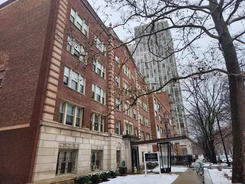 2322 N Commonwealth Ave, Chicago, IL 60614