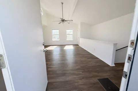 212 Lessin Ln, Austin, TX 78704