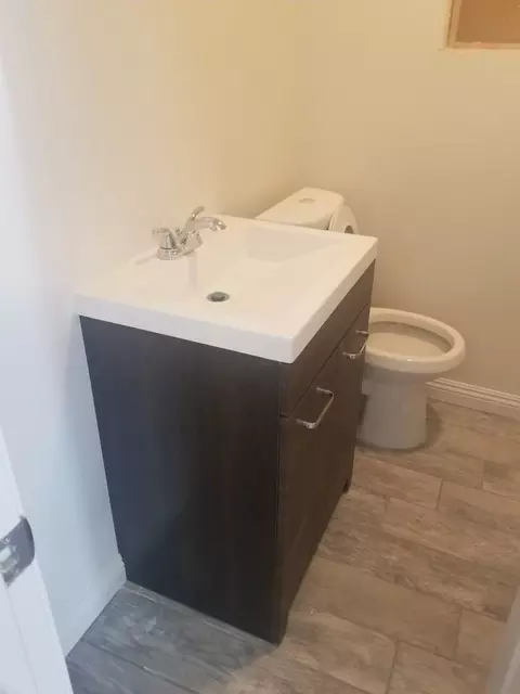 402 Orange Avenue1209-1211 E 4th St, Long Beach, CA 90802
