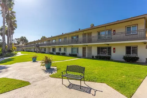 1990 Apple St, Oceanside, CA 92054