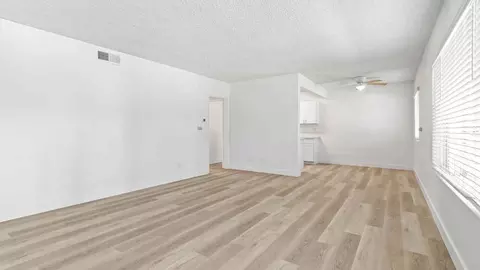 1990 Apple St, Oceanside, CA 92054