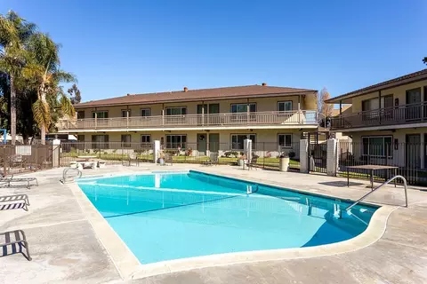1990 Apple St, Oceanside, CA 92054