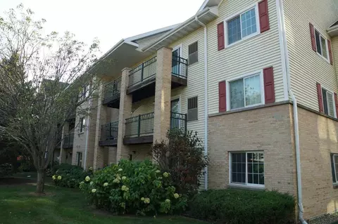 2802 Dryden Dr, Madison, WI 53704