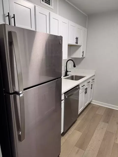512 Featherstone Ct, Virginia Beach, VA 23462