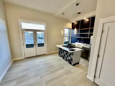 8928 N Lombard St, Portland, OR 97203