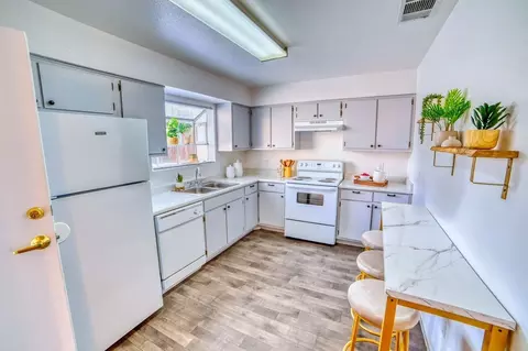 6115 W Harmon 6111 Churchfield Blvd, Spring Valley, NV 89103
