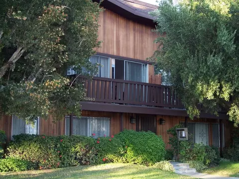 10963 Whipple St, Los Angeles, CA 91602