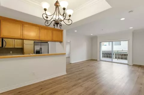 3328 Oakhurst Ave, Los Angeles, CA 90034