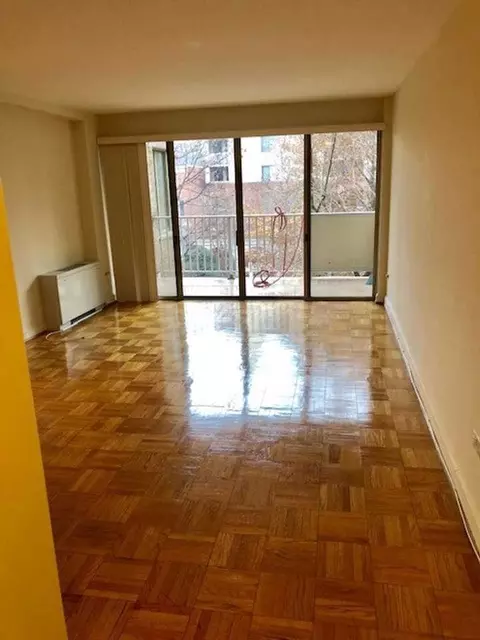 2722 Connecticut Ave NW, Washington, DC 20008 photo 4